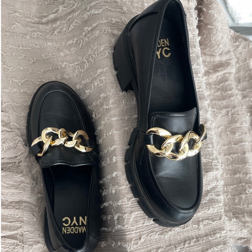 Madden NYC Womens Black Chunky Platform Loafers Gold Chain Link Lug Sole Size 6 - Picture 2 of 8